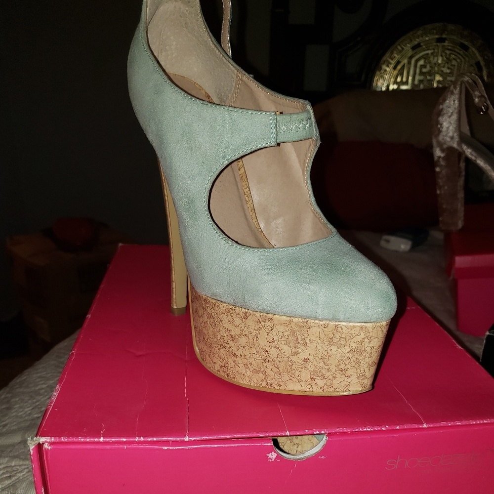 Shoes - Picture 3 of 3